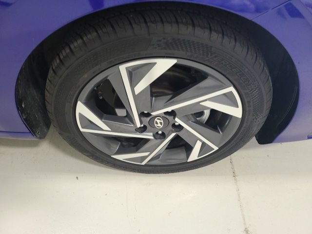 Used 2024 Hyundai Elantra Limited FWD image 39