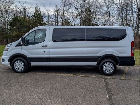 Used 2023 Ford Transit 350 XLT RWD image 12