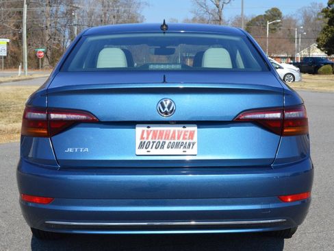 Used 2019 Volkswagen Jetta SE w/ Cold Weather Package image 17