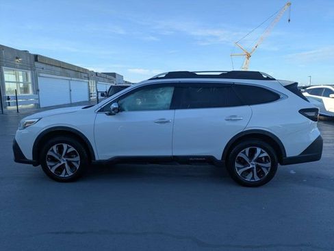 Used 2022 Subaru Outback Touring AWD/4WD image 5