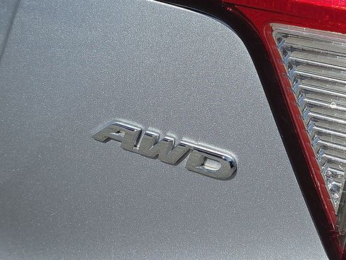 Used 2021 Honda HR-V LX image 8