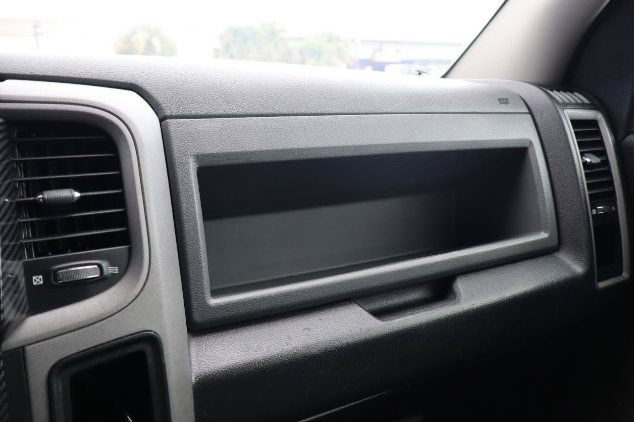 Used 2016 RAM 1500 Express RWD image 25