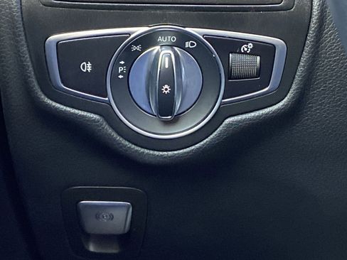 Used 2020 Mercedes-Benz GLC 300 image 21