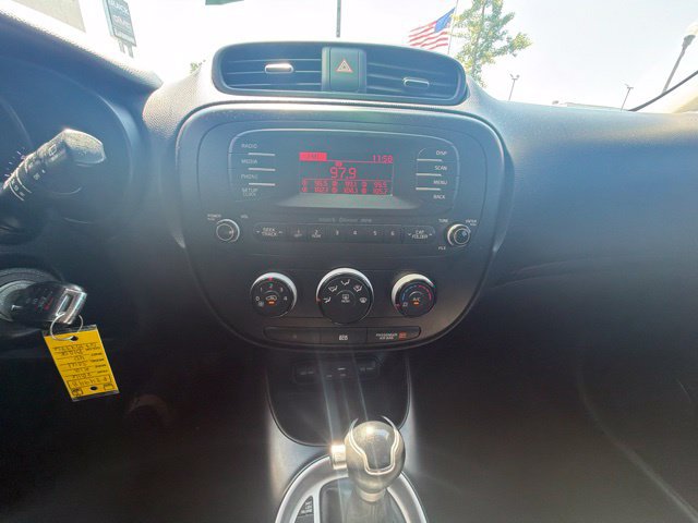 Used 2016 Kia Soul FWD image 25