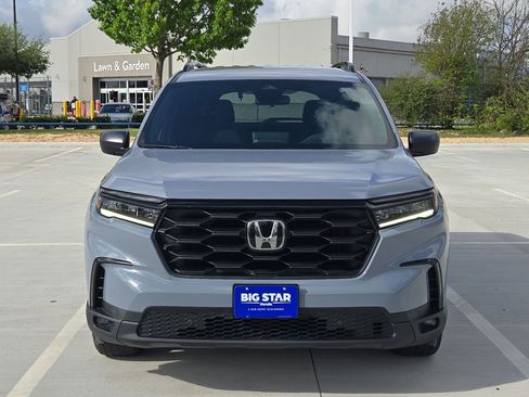 Used 2023 Honda Pilot Sport image 9
