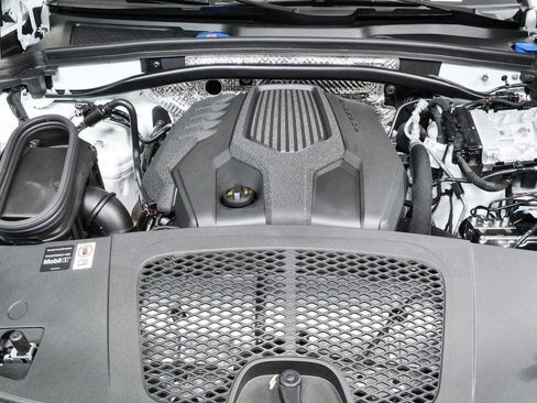 New 2026 Porsche Macan Turbo AWD/4WD image 36