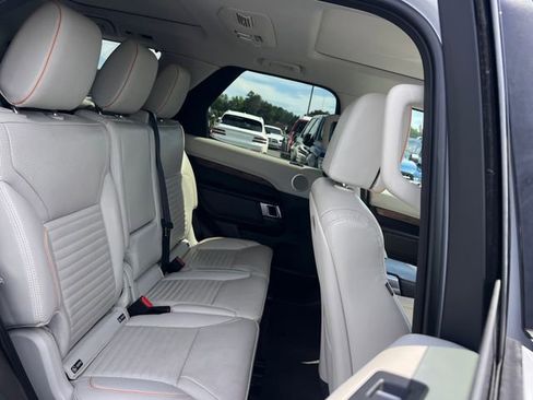 Used 2017 Land Rover Discovery HSE Luxury AWD/4WD image 35