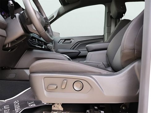 Used 2024 Chevrolet Colorado Trail Boss w/ Technology Package image 37