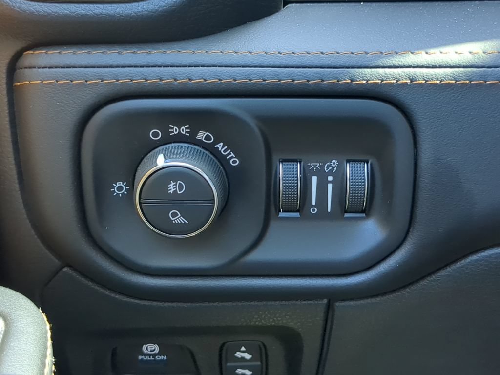 Used 2023 RAM 1500 Limited AWD/4WD image 27