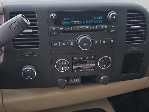 Used 2012 Chevrolet Silverado 2500 LT w/ Interior Plus Package AWD/4WD image 7