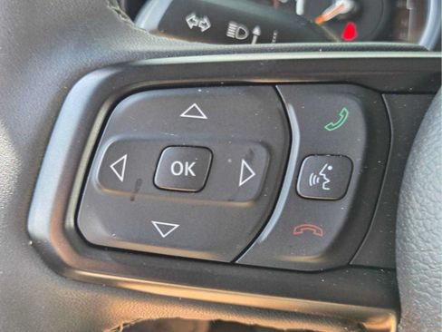 Used 2025 Jeep Wrangler Sport AWD/4WD image 33
