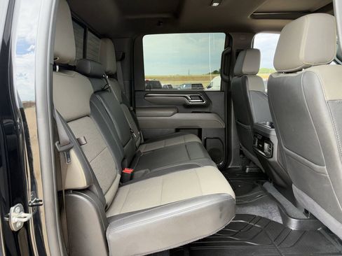 Used 2024 Chevrolet Silverado 2500 ZR2 w/ Technology Package AWD/4WD image 35