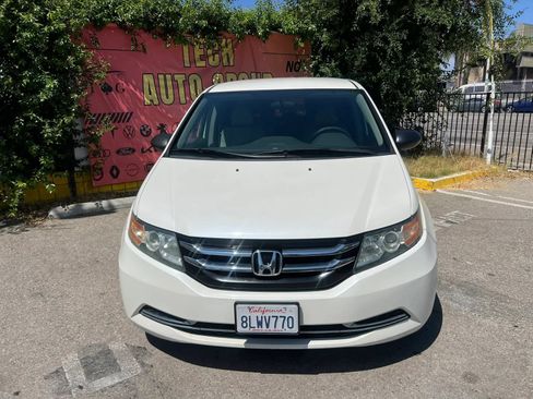 Used 2016 Honda Odyssey LX image 2