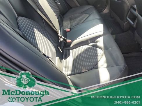 Certified 2022 Toyota Camry SE image 17