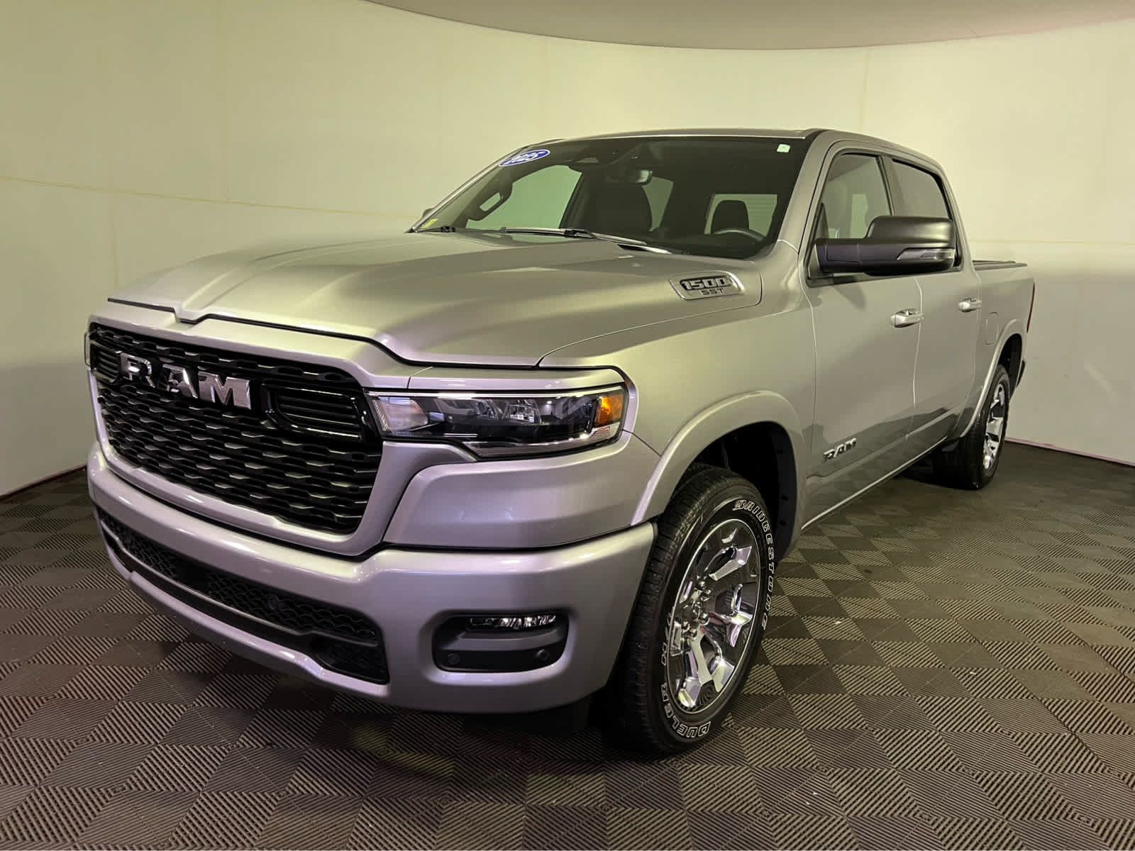 Used 2025 RAM 1500 Big Horn AWD/4WD image 3
