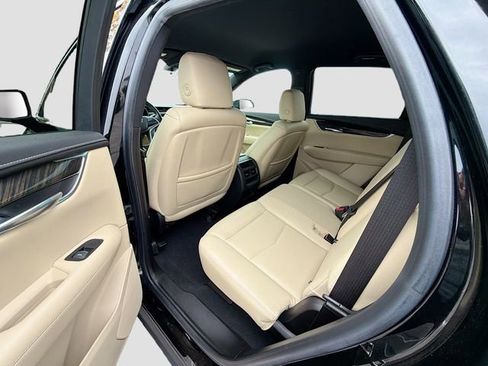 Used 2018 Cadillac XT5 AWD image 24