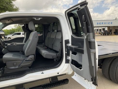 Certified 2025 Ford F350 XLT AWD/4WD image 9