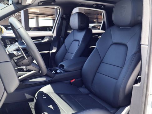 New 2026 Porsche Cayenne AWD/4WD image 5