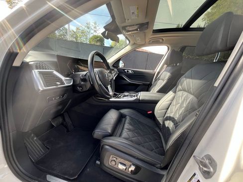 Used 2024 BMW X7 xDrive40i image 7