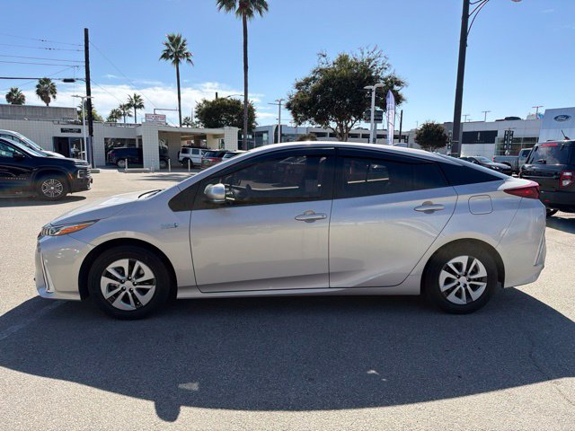 Used 2021 Toyota Prius Prime XLE w/ Carpet Mat Package (TMS) FWD image 4