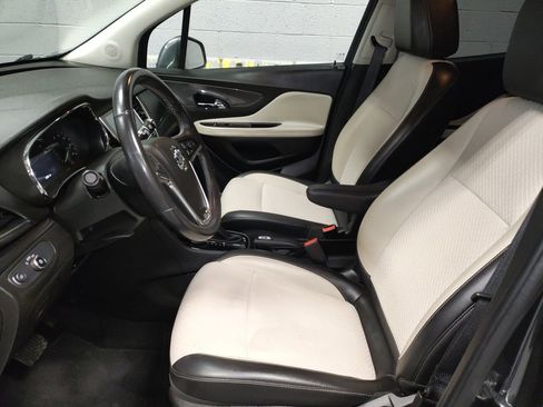 Used 2018 Buick Encore Preferred image 22