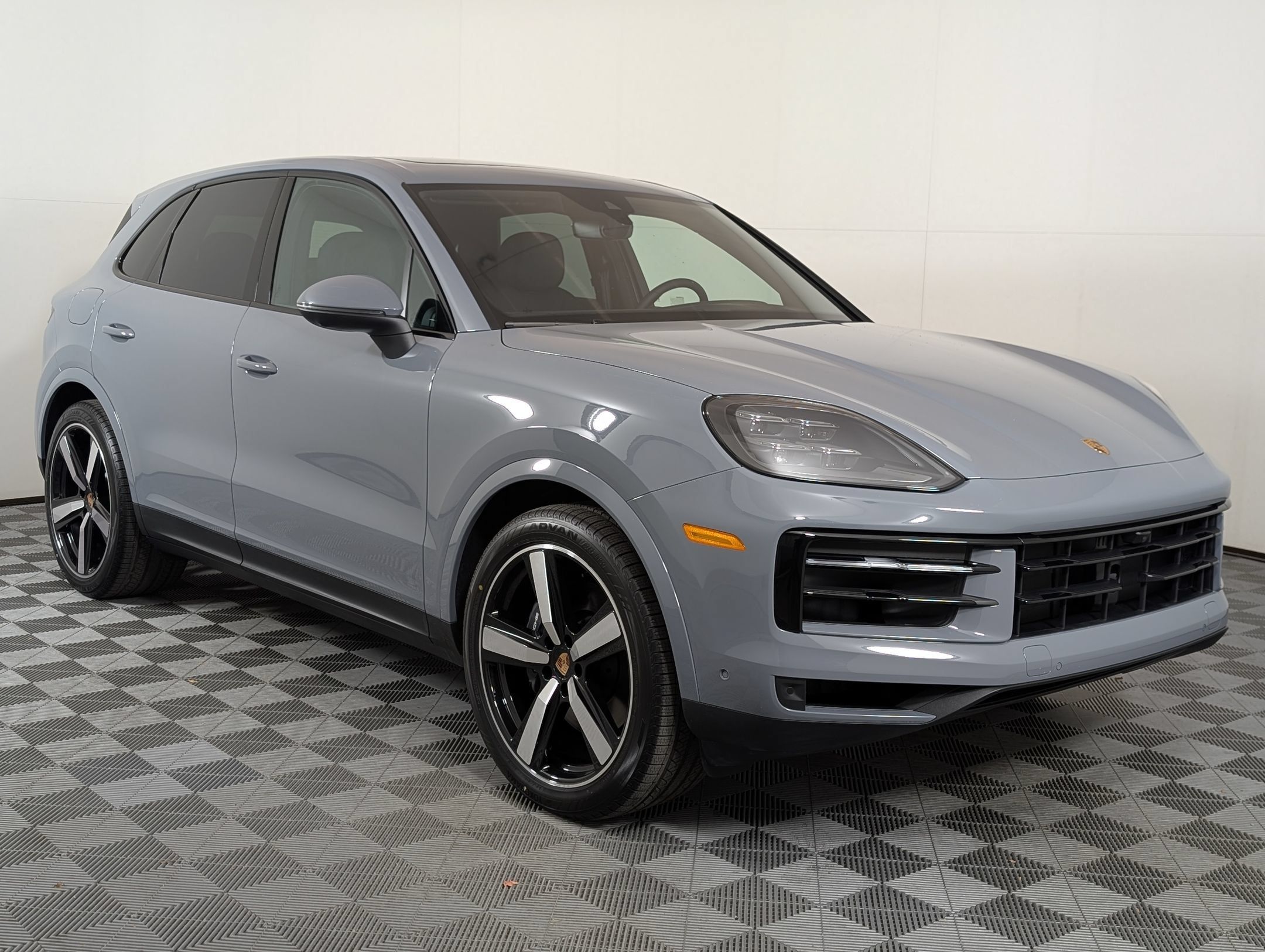 Certified 2026 Porsche Cayenne AWD/4WD image 8