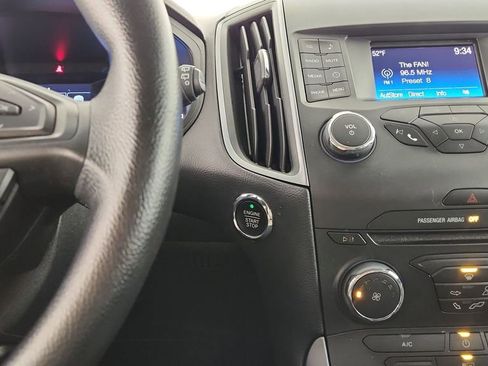 Used 2017 Ford Edge SE image 18