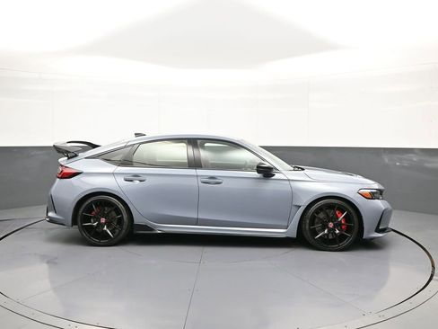 Used 2025 Honda Civic Type R image 5