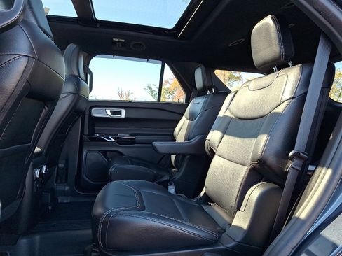 Used 2023 Ford Explorer ST w/ Equipment Group 401A image 10