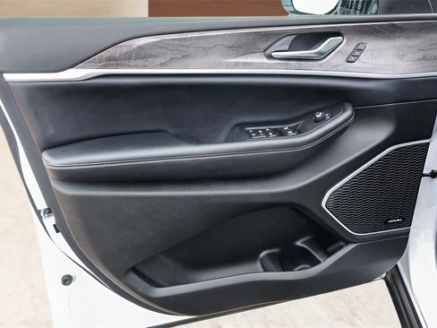 Used 2022 Jeep Grand Cherokee L Limited w/ Luxury Tech Group II image 27