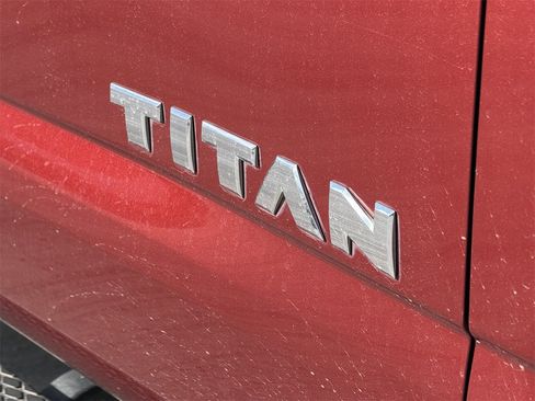 Used 2018 Nissan Titan S image 13