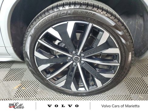 Certified 2025 Volvo XC90 B6 Core w/ Climate Package image 12