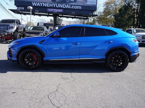 Used 2022 Lamborghini Urus image 11