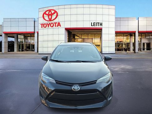 Used 2019 Toyota Corolla LE image 2