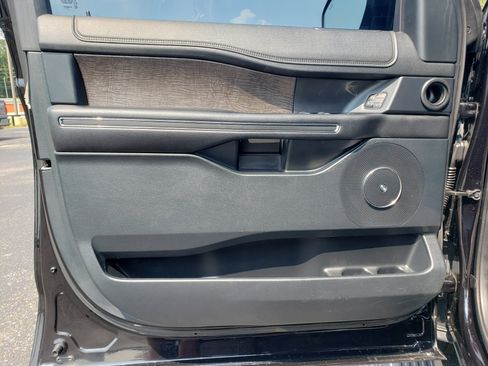 Used 2020 Ford Expedition Limited RWD image 13