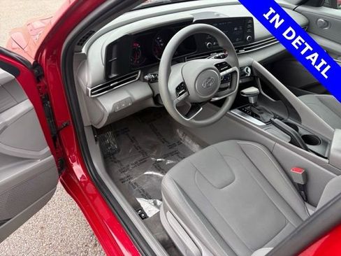 Used 2022 Hyundai Elantra SEL w/ Preferred Accessory Package image 24