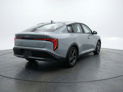 Used 2025 Kia K4 FWD image 9