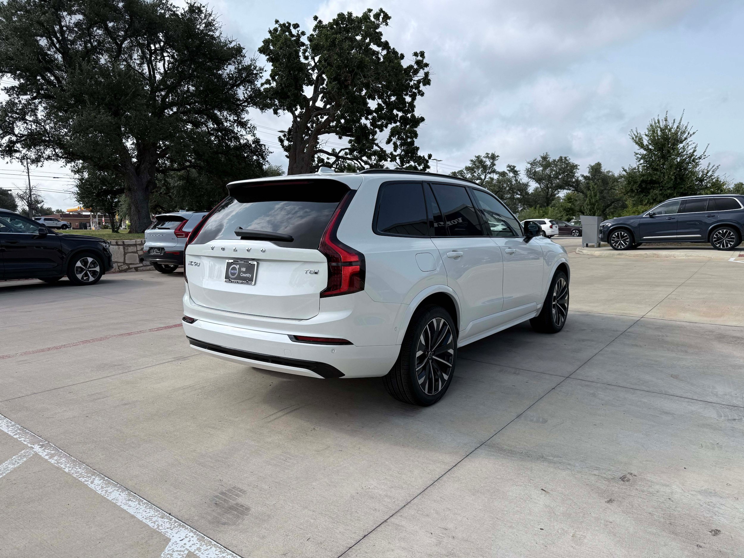 New 2026 Volvo XC90 T8 Ultra w/ Protection Package Premier AWD/4WD image 6