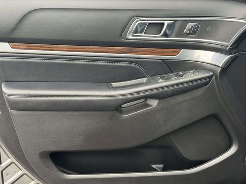 Used 2017 Ford Explorer Limited w/ Equipment Group 301A image 17