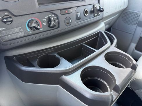 Used 2021 Ford E-350 and Econoline 350 Super Duty w/ Power Windows & Locks Group image 17