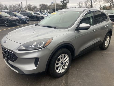Used 2021 Ford Escape SE w/ Convenience Package image 3