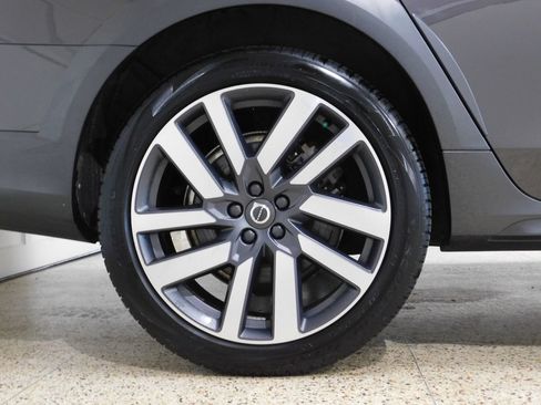 Used 2022 Volvo V90 B6 Cross Country AWD/4WD image 72