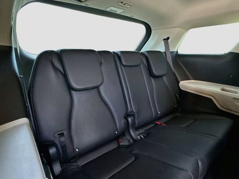 Certified 2023 Kia Carnival SX FWD image 31