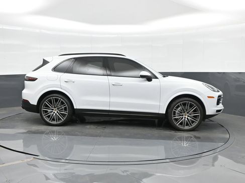 Certified 2023 Porsche Cayenne Platinum Edition AWD/4WD image 10