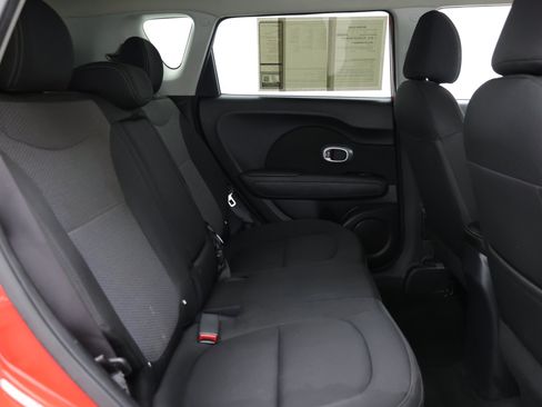 Used 2018 Kia Soul + FWD image 30