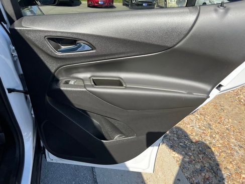 Used 2022 Chevrolet Equinox LT AWD/4WD image 25