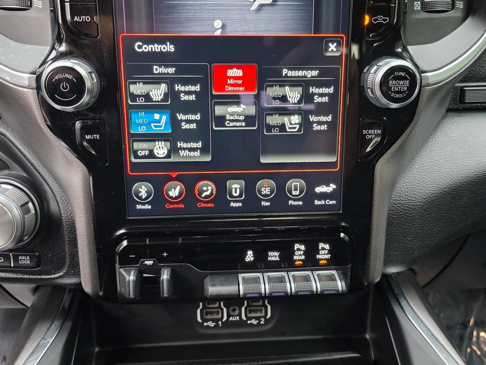 Used 2020 RAM 1500 Laramie w/ Sport Appearance Package AWD/4WD image 16