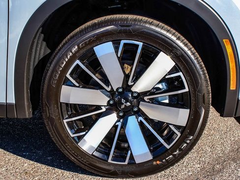 New 2025 Mitsubishi Outlander SE image 7