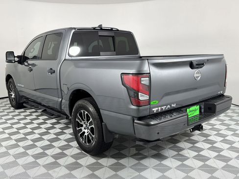 Used 2024 Nissan Titan SV w/ SV Convenience Package RWD image 3