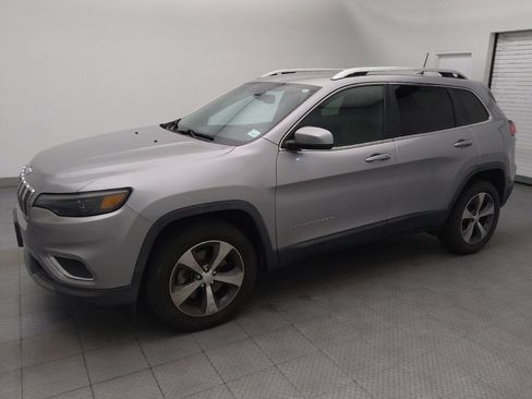 Used 2019 Jeep Cherokee Limited AWD/4WD image 2
